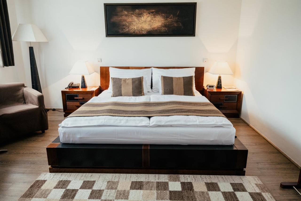 טרויאנוביצה Hotel Troyer מראה חיצוני תמונה